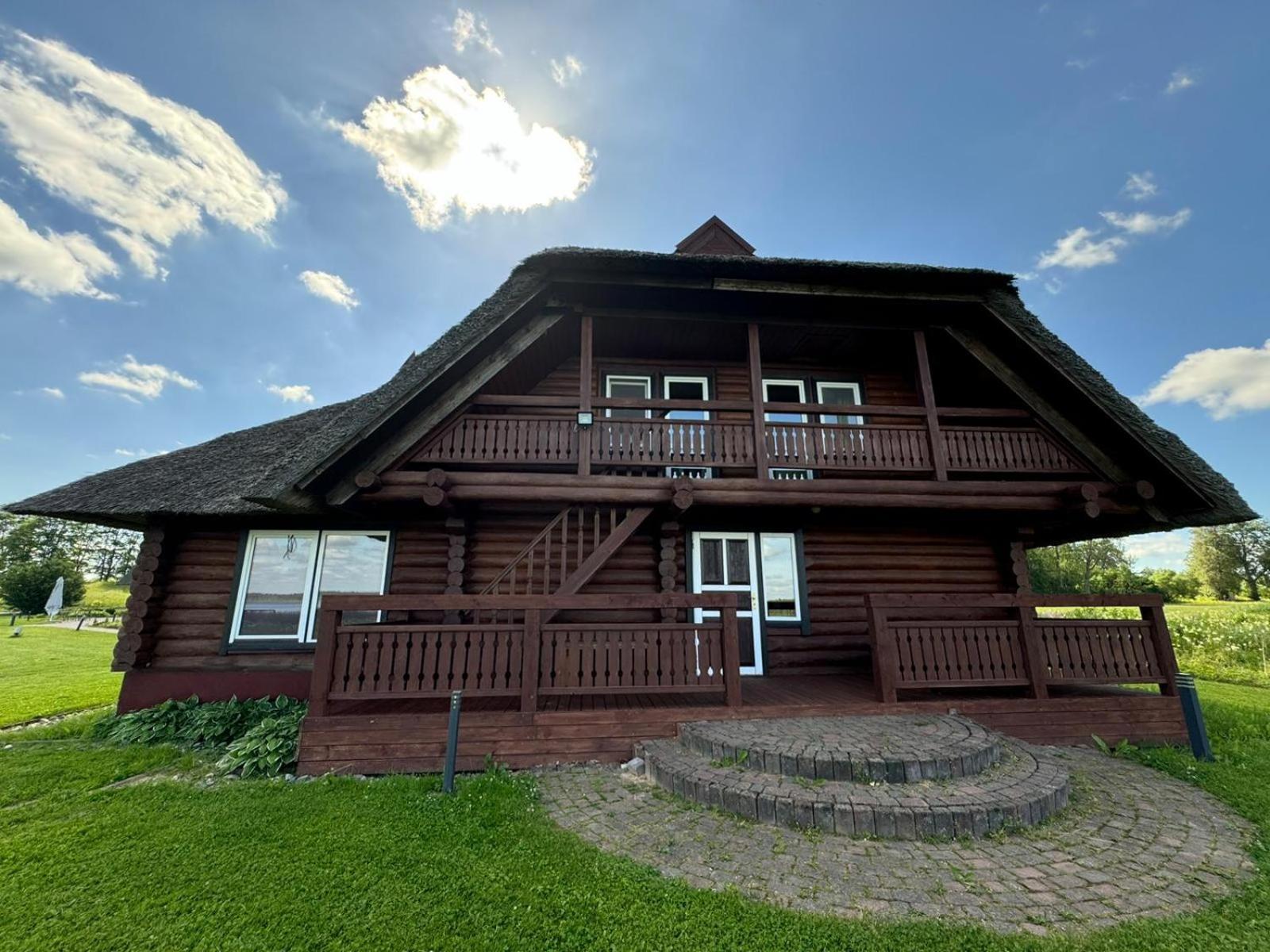 Hotel Vonadzini à Stāmeriena Extérieur photo