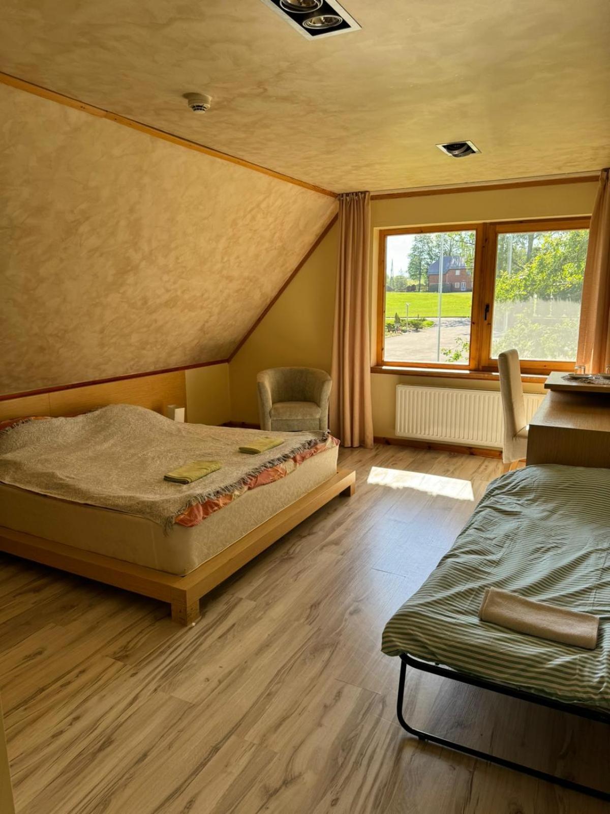 Hotel Vonadzini à Stāmeriena Extérieur photo