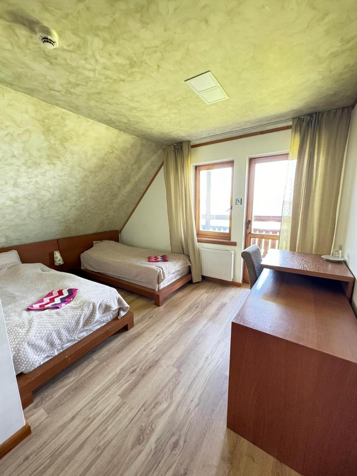 Hotel Vonadzini à Stāmeriena Extérieur photo